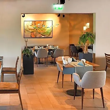 Hotel Antwell 4*